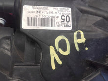 Load image into Gallery viewer, Frontscheinwerfer Toyota Yaris II 81110-0D330 Links Scheinwerfer Headlight