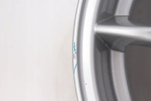 Load image into Gallery viewer, 1x Alufelge 16 Zoll 7.0&quot; 5x120 47ET Glanz Silber 758189 BMW 1 Rim Wheel