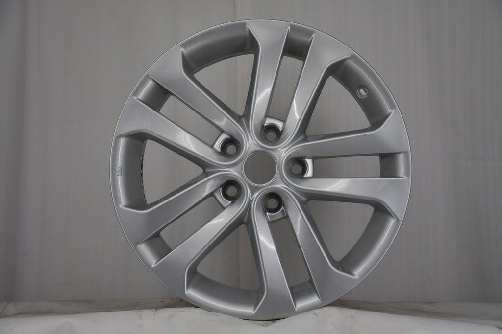 1x Alufelge 17 Zoll 7.0" 5x114.3 47ET Glanz Silber 1KA2A Nissan I 1 Rim Wheel FEL1969988299uw