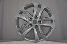 Load image into Gallery viewer, 1x Alufelge 17 Zoll 7.0" 5x114.3 47ET Glanz Silber 1KA2A Nissan I 1 Rim Wheel FEL1969988299uw