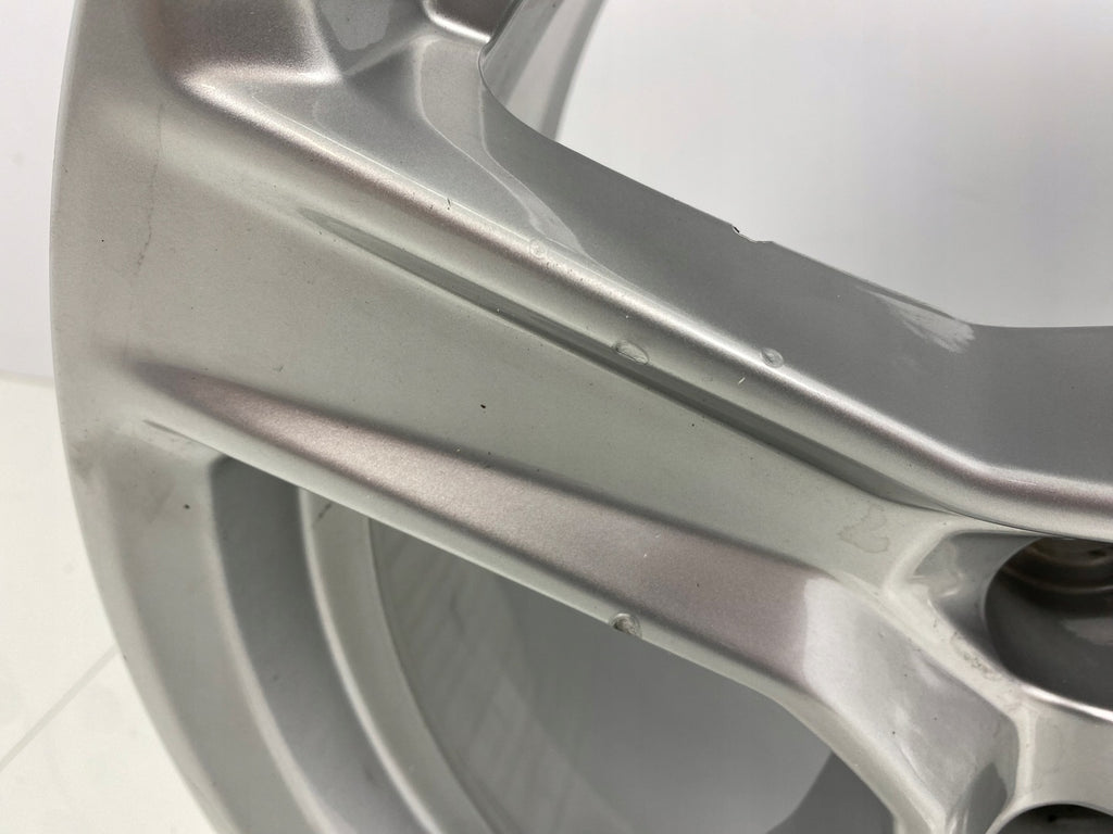 1x Alufelge 18 Zoll 8.5" 5x120 32ET 23432011 Chevrolet Camaro Rim Wheel