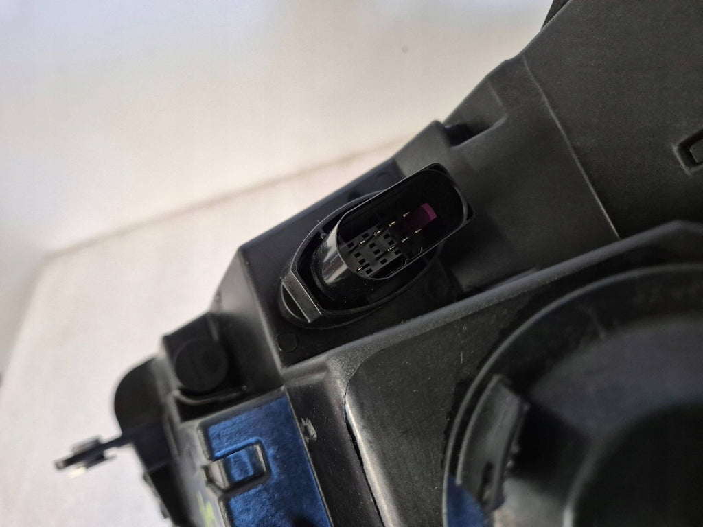 Frontscheinwerfer VW Caddy 2K8941005 Ein Stück (Rechts oder Links) Headlight SCH6047076643rr