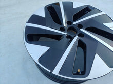 Laden Sie das Bild in den Galerie-Viewer, 1x Alufelge 19 Zoll 8.0" 5x112 45ET Glanz Schwarz 14B601025A VW Vii Rim Wheel FEL6548638601jw