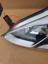 Load image into Gallery viewer, Frontscheinwerfer Ford Fiesta H1BB-13W030-AE Links Scheinwerfer Headlight