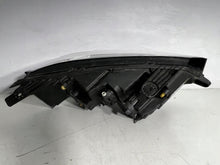 Laden Sie das Bild in den Galerie-Viewer, Frontscheinwerfer Dacia Sandero III 260605914R LED Links Scheinwerfer Headlight