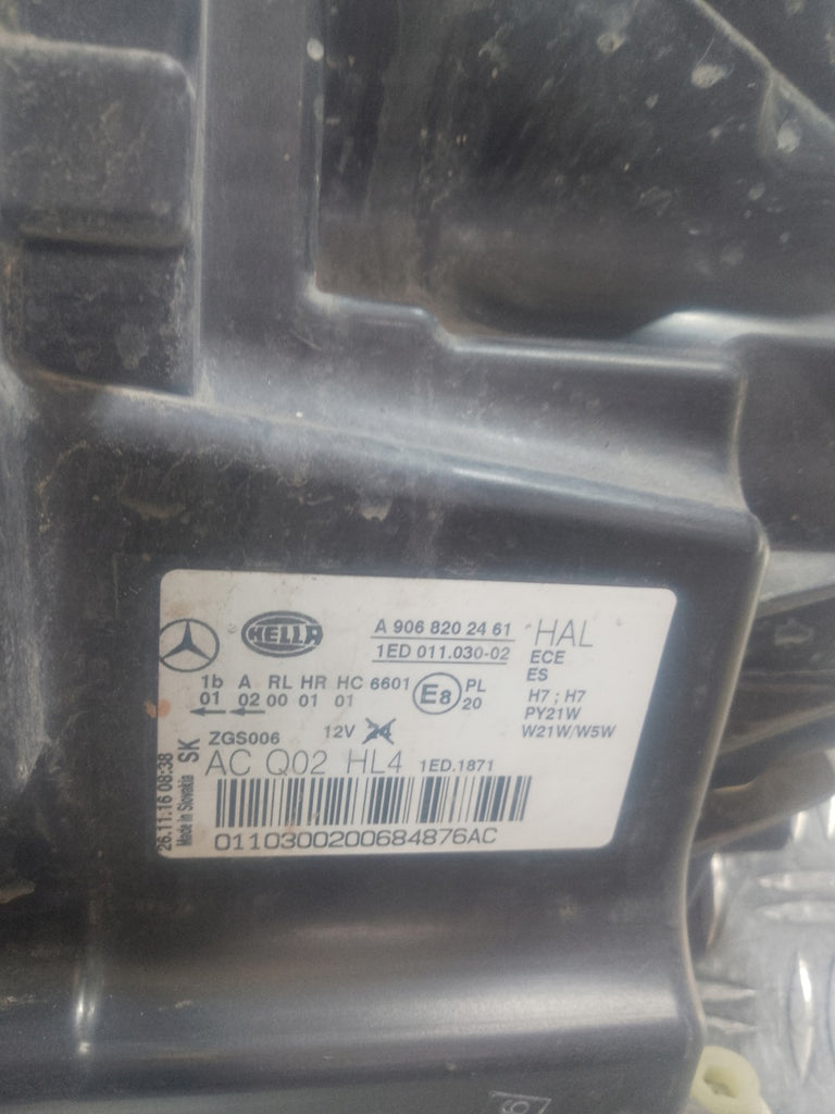 Frontscheinwerfer Mercedes-Benz Sprinter 906 9068202461 Rechts Headlight