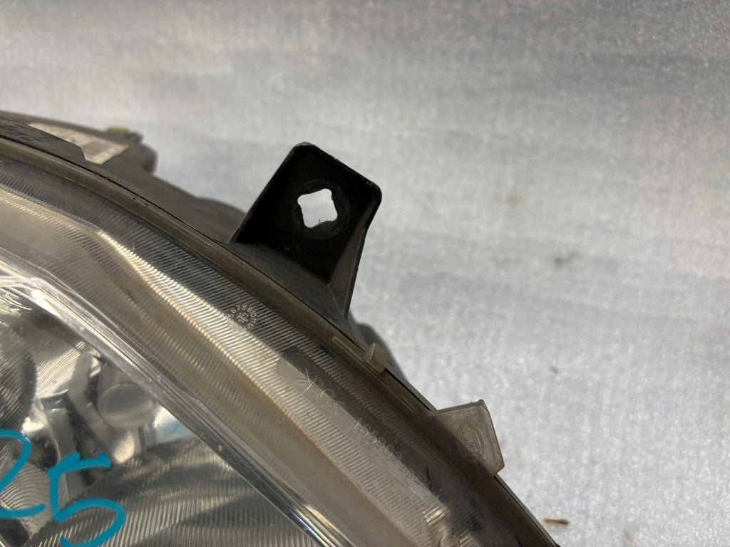 Frontscheinwerfer Mercedes-Benz W639 W6398201961 Rechts Scheinwerfer Headlight SCH3491155002zb