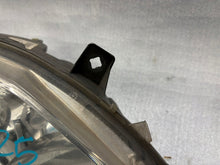 Load image into Gallery viewer, Frontscheinwerfer Mercedes-Benz W639 W6398201961 Rechts Scheinwerfer Headlight SCH3491155002zb