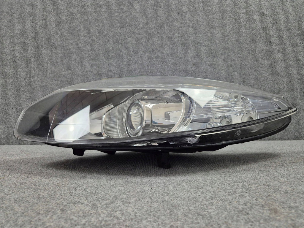 Frontscheinwerfer Renault Fluence 260606836R Vorderseite Scheinwerfer Headlight SCH8307894035if