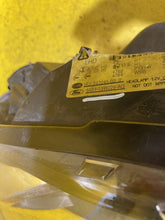 Laden Sie das Bild in den Galerie-Viewer, Frontscheinwerfer Ford Fiesta I 8A6113W029AG Rechts Scheinwerfer Headlight SCH6033561505pb