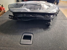 Laden Sie das Bild in den Galerie-Viewer, Frontscheinwerfer Renault Scenic 260606727R Links Scheinwerfer Headlight SCH2205432801wz