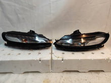 Laden Sie das Bild in den Galerie-Viewer, Frontscheinwerfer Jeep Cherokee Kl 68157104 Ein Stück (Rechts oder Links) SCH3908311326sy