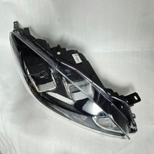 Laden Sie das Bild in den Galerie-Viewer, Frontscheinwerfer Ford Kuga III Dfk LV4B-13W029AK Rechts Scheinwerfer Headlight SCH7297365143ou