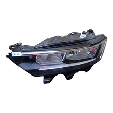 Laden Sie das Bild in den Galerie-Viewer, Frontscheinwerfer VW T Roc 2GA941005B Links Scheinwerfer Headlight