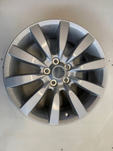 Laden Sie das Bild in den Galerie-Viewer, 1x Alufelge 18 Zoll 7.0&quot; 5x114.3 46ET Mitsubishi Rim Wheel