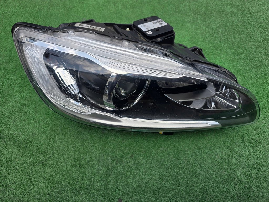 Frontscheinwerfer Volvo S60 V60 31420262 Bi-Xenon Rechts Scheinwerfer Headlight SCH5193153375bs