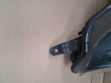 Laden Sie das Bild in den Galerie-Viewer, Frontscheinwerfer Toyota Yaris Rechts Scheinwerfer Headlight SCH6289802803mt