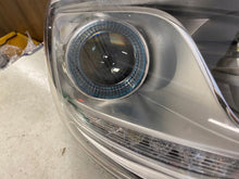 Load image into Gallery viewer, Frontscheinwerfer Kia Soul II 92102-E4 Rechts Scheinwerfer Headlight