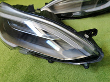 Laden Sie das Bild in den Galerie-Viewer, Frontscheinwerfer Tesla S LED Ein Satz Scheinwerfer Headlight
