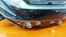 Laden Sie das Bild in den Galerie-Viewer, Frontscheinwerfer Toyota V 25-LIFT LED Rechts Scheinwerfer Headlight SCH8011515317xi