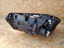 Laden Sie das Bild in den Galerie-Viewer, Frontscheinwerfer Mercedes-Benz W177 Ein Stück (Rechts oder Links) Headlight SCH7667751446mh