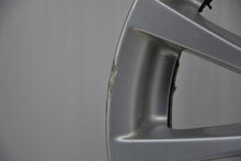 Load image into Gallery viewer, 1x Alufelge 16 Zoll 7.0" 5x120 31ET Glanz Silber 6796236 BMW 1 Rim Wheel FEL5718024422st