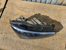 Laden Sie das Bild in den Galerie-Viewer, Frontscheinwerfer Skoda Scala 657941016A LED Rechts Scheinwerfer Headlight SCH2268352148ja