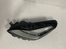 Laden Sie das Bild in den Galerie-Viewer, Frontscheinwerfer Tesla Model 3 1514952-00-D Full LED Links Headlight