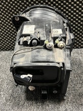 Laden Sie das Bild in den Galerie-Viewer, Frontscheinwerfer Mercedes-Benz L 4639065202 LED Links Scheinwerfer Headlight