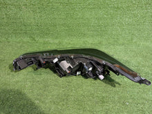 Load image into Gallery viewer, Frontscheinwerfer Toyota Corolla 81110-02S60 Rechts Scheinwerfer Headlight SCH2087385038ea