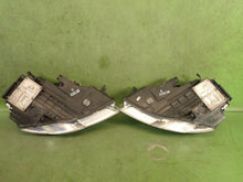 Load image into Gallery viewer, Frontscheinwerfer VW Passat 3C0941753G 3C0941752G Xenon Ein Satz Headlight SCH9088881120yp