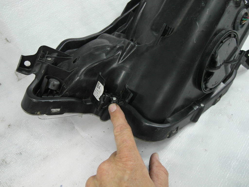 Frontscheinwerfer Toyota Verso S 81110-52K00 LED Ein Stück (Rechts oder Links) SCH8647190083rz