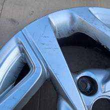 Laden Sie das Bild in den Galerie-Viewer, 1x Alufelge 15 Zoll 6.0" 4x100 48ET Glanz Silber 52910-K7100 Hyundai I10 I20 FEL3836749726xp