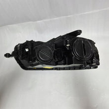 Laden Sie das Bild in den Galerie-Viewer, Frontscheinwerfer Skoda Octavia III 5E1941015 Links Scheinwerfer Headlight SCH3523612237wn