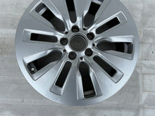 Laden Sie das Bild in den Galerie-Viewer, 1x Alufelge 17 Zoll 6.5" 5x112 34 5ET Glanz A2064010100 Mercedes-Benz W206 FEL8488308103mw