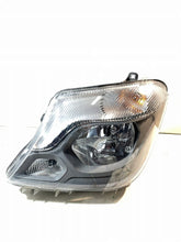Laden Sie das Bild in den Galerie-Viewer, Frontscheinwerfer Mercedes-Benz Sprinter A9068205600 Links Headlight