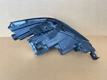 Laden Sie das Bild in den Galerie-Viewer, Frontscheinwerfer Mazda BCJH-51040 LED Links Scheinwerfer Headlight