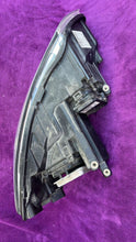 Laden Sie das Bild in den Galerie-Viewer, Frontscheinwerfer Skoda Octavia II 1ZL247052-05 Xenon Links Headlight SCH4062673443tj