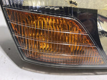 Laden Sie das Bild in den Galerie-Viewer, Frontscheinwerfer Mitsubishi Pajero 10087420 Rechts Scheinwerfer Headlight