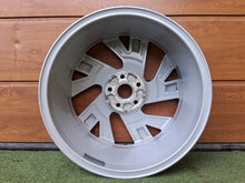 Laden Sie das Bild in den Galerie-Viewer, 1x Alufelge 18 Zoll 7.0" 5x112 43ET Glanz Silber 5NA601025AD VW Tiguan Rim Wheel FEL4005419074bt