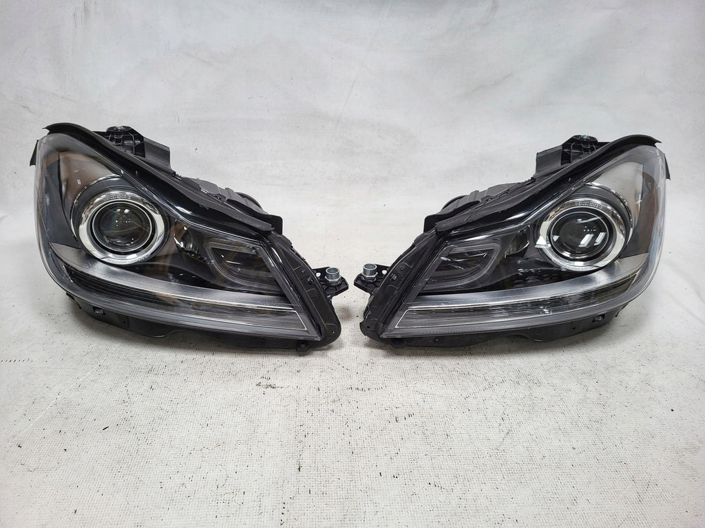 Frontscheinwerfer Mercedes-Benz W204 A2048204439 Xenon Rechts oder Links