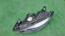 Laden Sie das Bild in den Galerie-Viewer, Frontscheinwerfer Mercedes-Benz W246 A2468200739 Links Scheinwerfer Headlight SCH9613511545qc