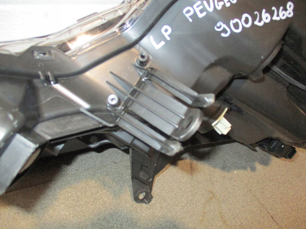 Frontscheinwerfer Peugeot 108 81150-0H150 LED Ein Stück (Rechts oder Links)