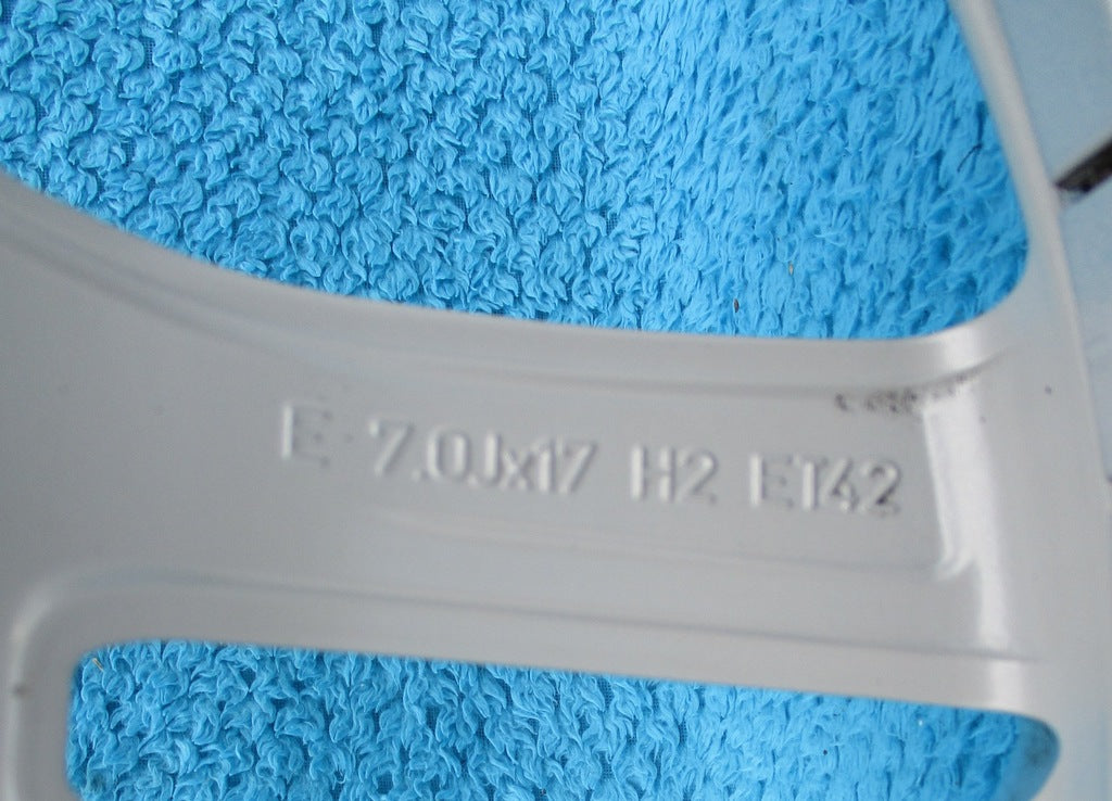 1x Alufelge 17 Zoll 7.0" 5x112 42ET Silber 8W0601025P Audi A4 B9 Rim Wheel FEL9796852574gr