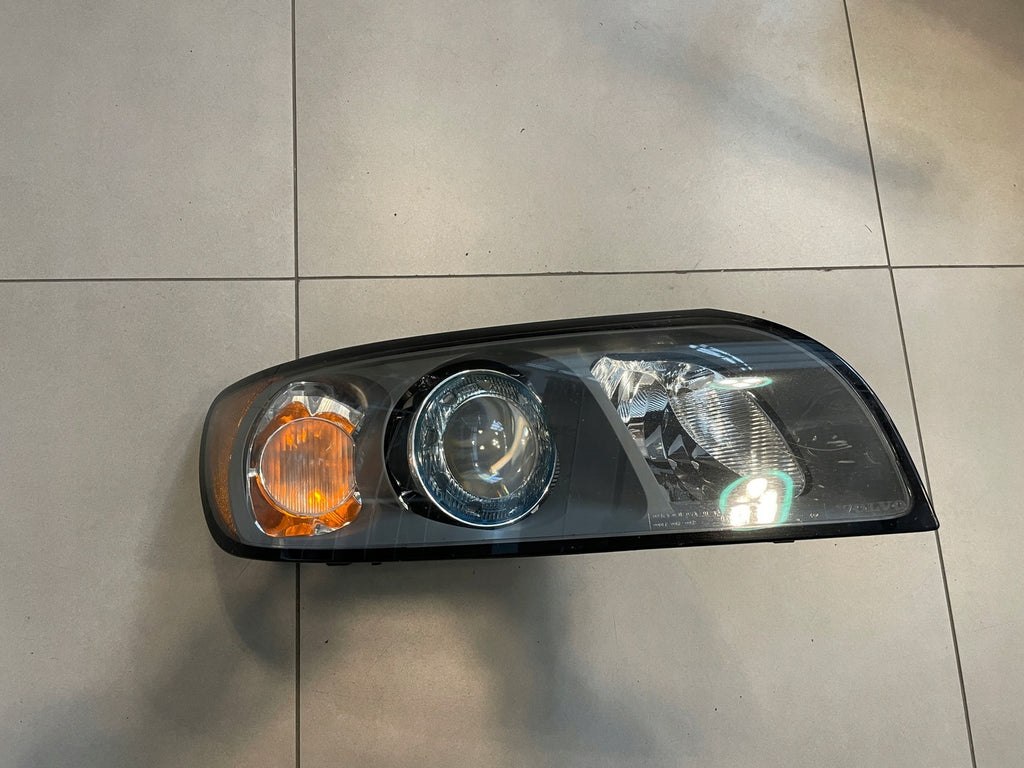 Frontscheinwerfer Volvo V50 30678917 Xenon Rechts Scheinwerfer Headlight SCH6706564334wu