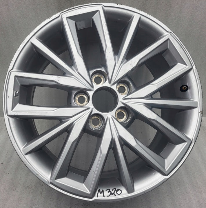 1x Alufelge 17 Zoll 7.5" 5x114.3 40ET Glanz Silber PW457-02003 Toyota Corolla FEL5863721560az