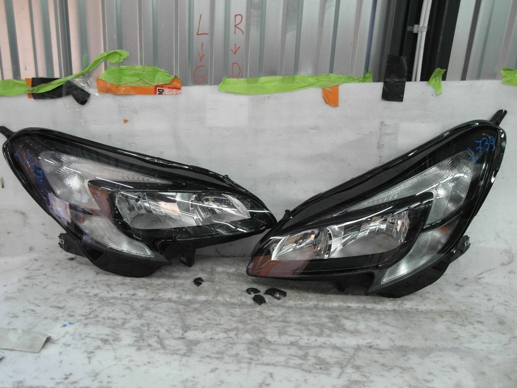 Frontscheinwerfer Opel Corsa E 13381335 Links Scheinwerfer Headlight SCH9315600224tf