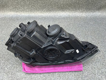 Laden Sie das Bild in den Galerie-Viewer, Frontscheinwerfer VW Polo 2G1941006 Links Scheinwerfer Headlight SCH5702130167np