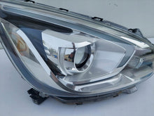 Laden Sie das Bild in den Galerie-Viewer, Frontscheinwerfer Mitsubishi Mirage II Space Star W3014 W3015 Xenon Rechts