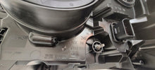 Laden Sie das Bild in den Galerie-Viewer, Frontscheinwerfer Renault Trafic III 260108047R Rechts Scheinwerfer Headlight SCH8043947219io